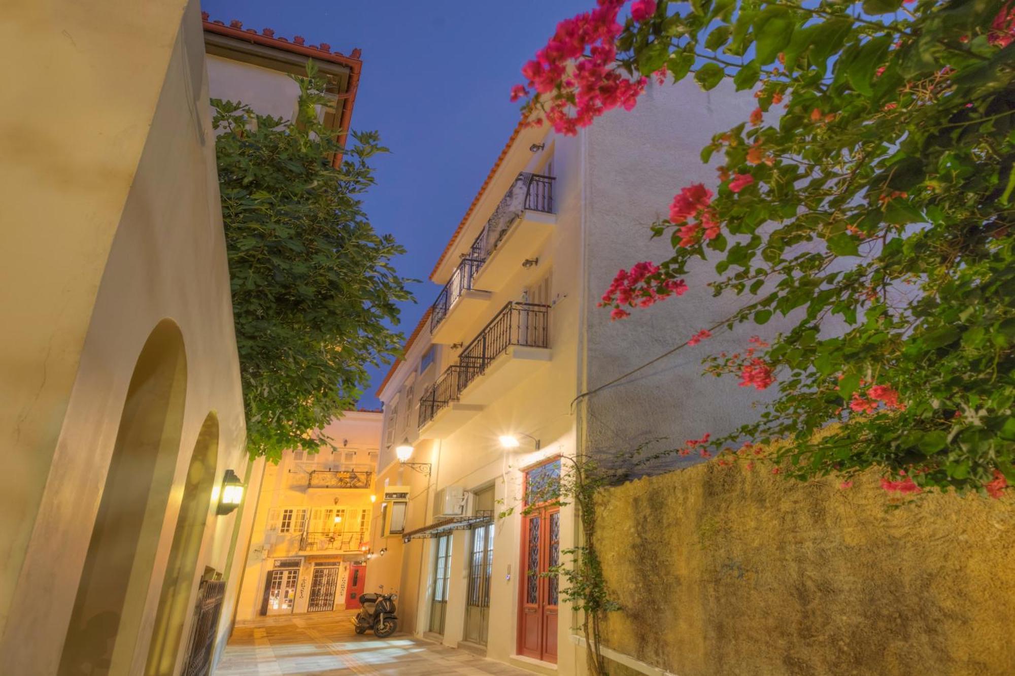 Pension Omorfi Poli Nafplio Eksteriør billede